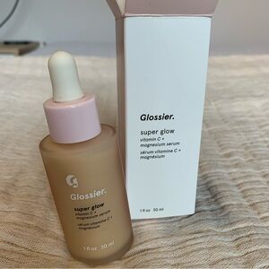 Glossier super glow vitamin c + magnesium serum